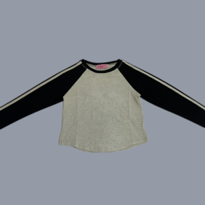 Blusa manga larga color gris y las mangas color negro en tela fino