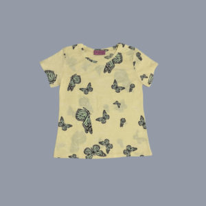 Playera color amarillo claro con diseños de mariposas manga corta para mujer