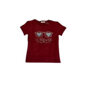Blusa tipo playera tela algodón con diseño de lentes en pedrería y estampado en color vino
