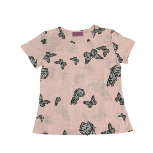 Playera color rosa con diseños de mariposas manga corta para mujer