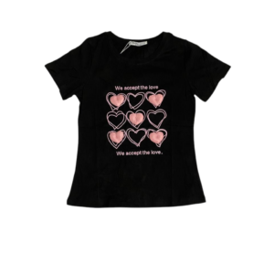 Blusa tipo playera de algodón con diseño de corazones tridimensionales en color negro